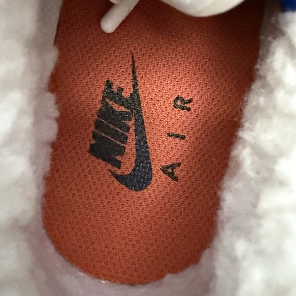 Nike Air Force 1 '07 Womens Size 5 White Sherpa Fleece DO6680-100 Blue Coconut - Picture 12 of 16